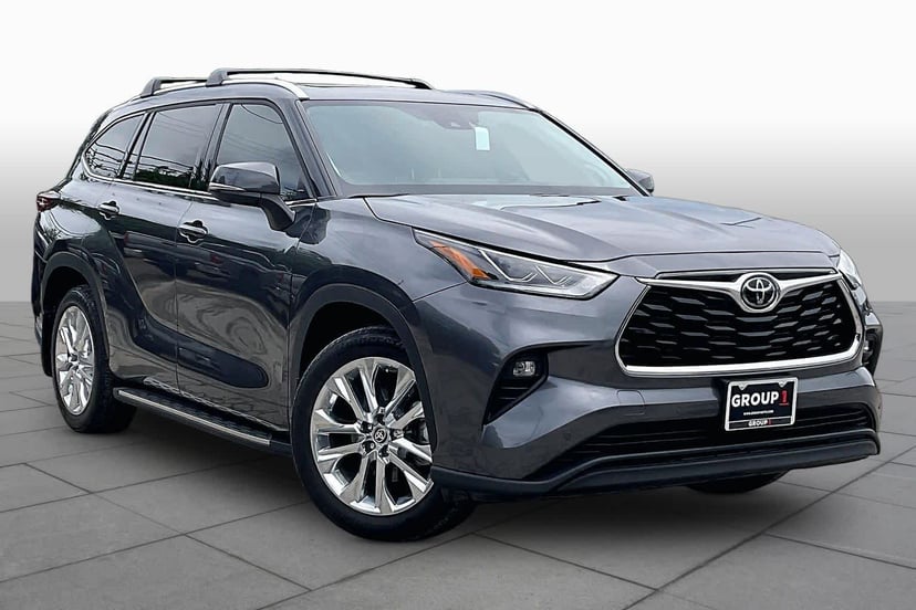 2025 Toyota Highlander - Image 1