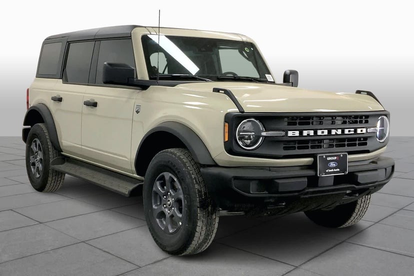 2026 Ford Bronco - Image 2