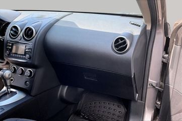 2012 Nissan Rogue - Image 2