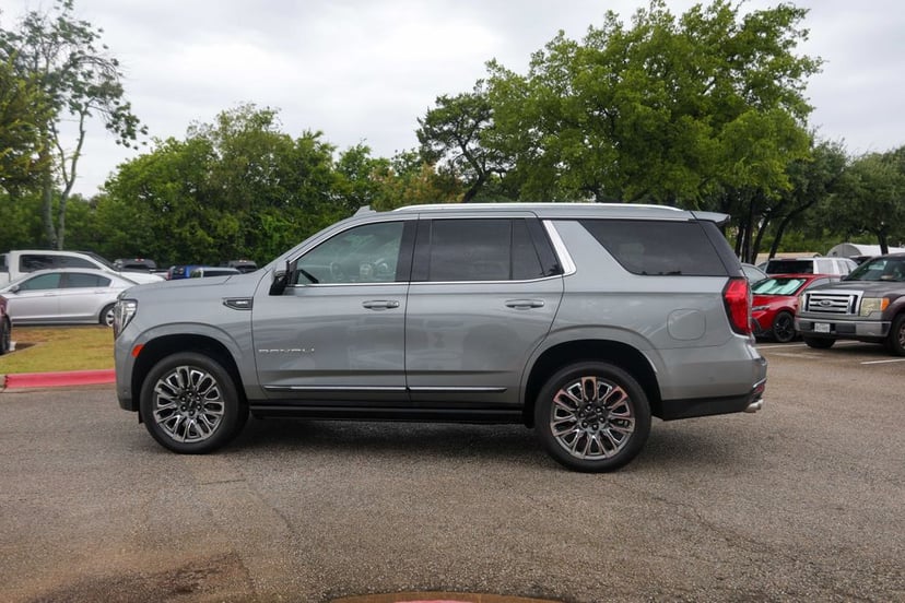 2023 GMC Yukon - Image 2