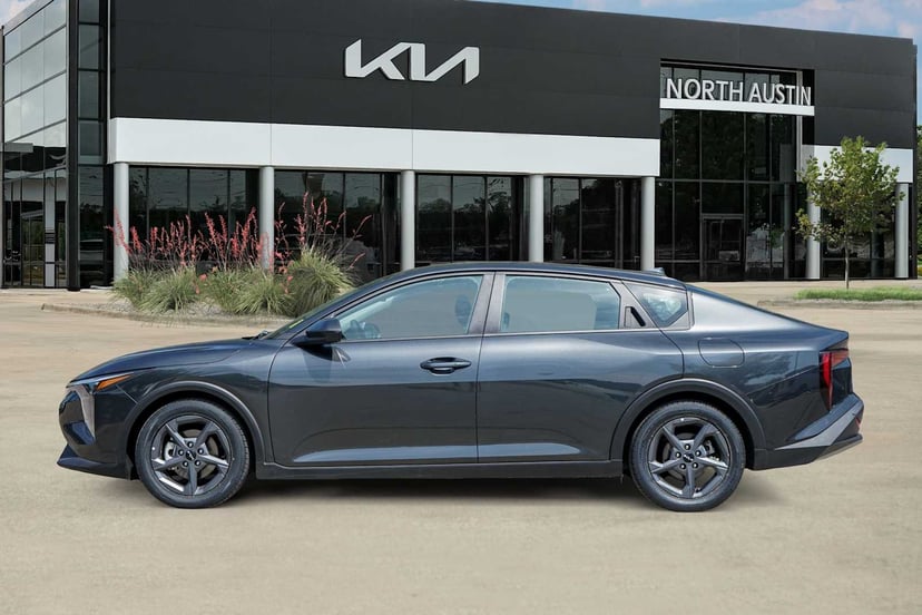 2025 Kia K4 - Image 2