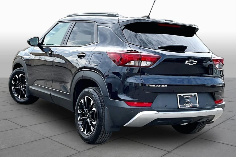 2021 Chevrolet Trailblazer - Image 2