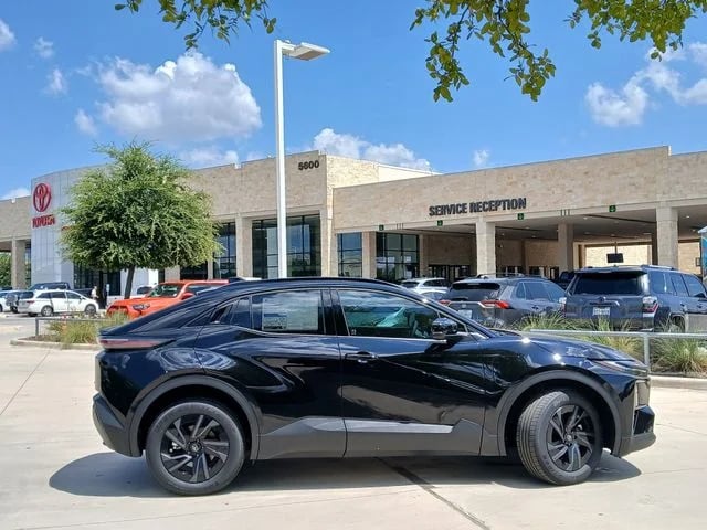 2026 Toyota C-HR - Image 2