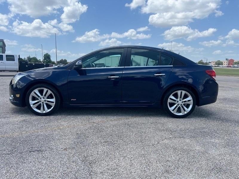 2011 Chevrolet Cruze - Image 1
