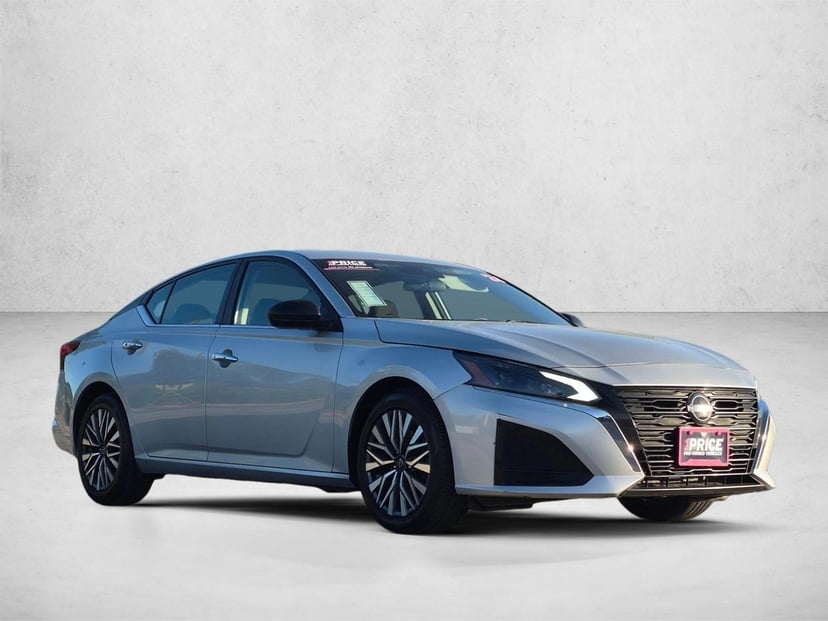 2024 Nissan Altima - Image 2