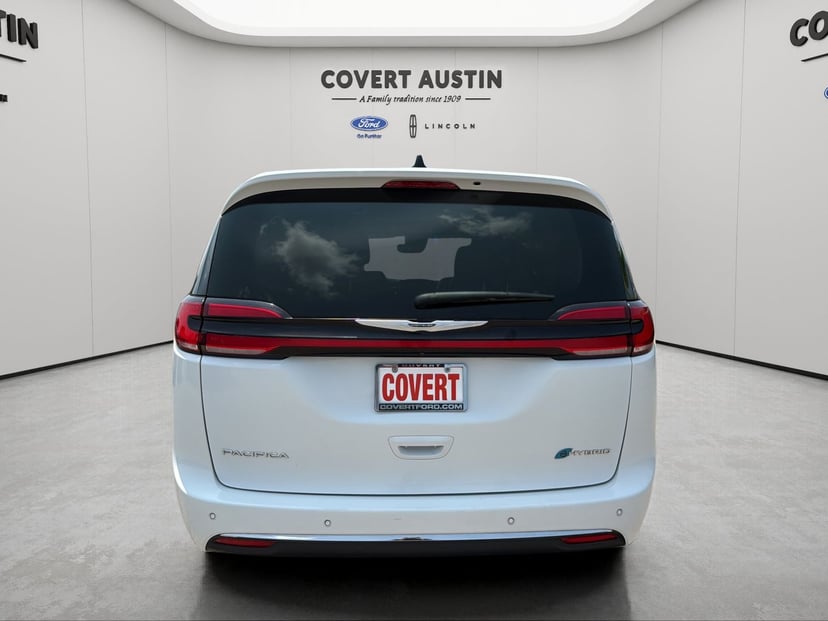 2023 Dodge Pacifica - Image 2
