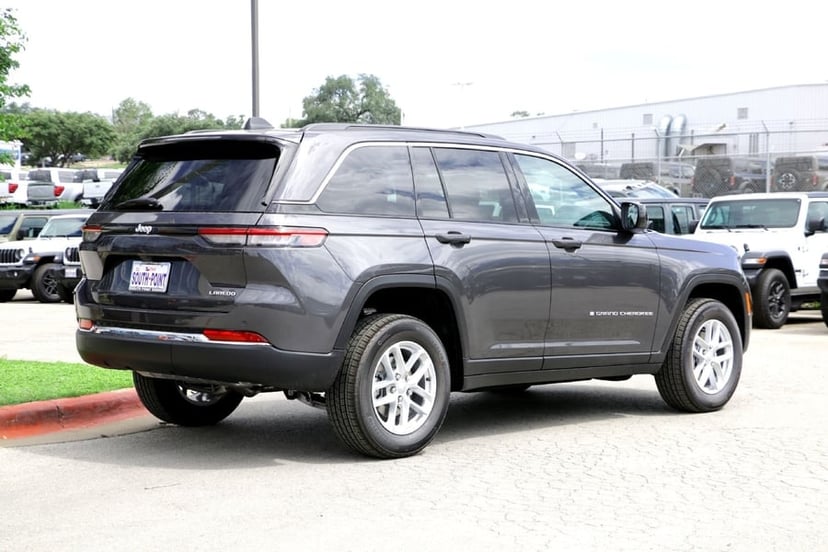 2026 Jeep Grand Cherokee - Image 3
