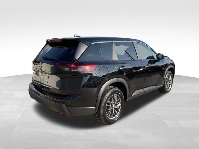 2024 Nissan Rogue - Image 3