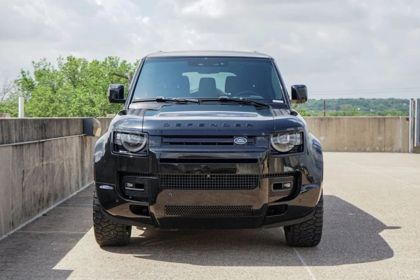 2023 Land Rover Defender - Image 3