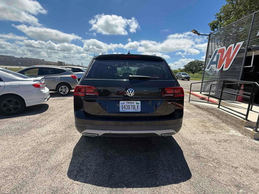2018 Volkswagen Atlas - Image 2