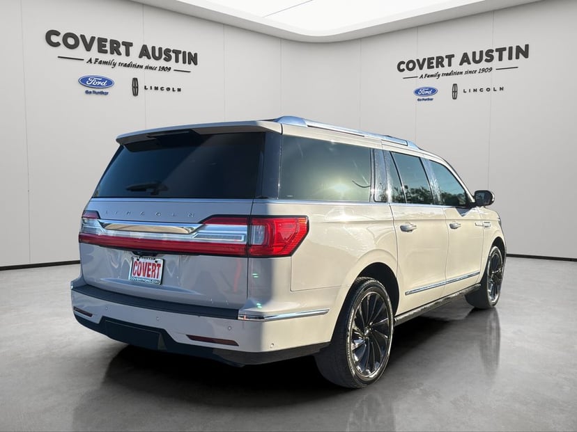 2021 Lincoln Navigator L - Image 3