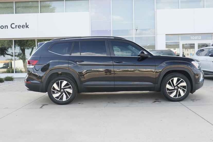2026 Volkswagen Atlas - Image 2