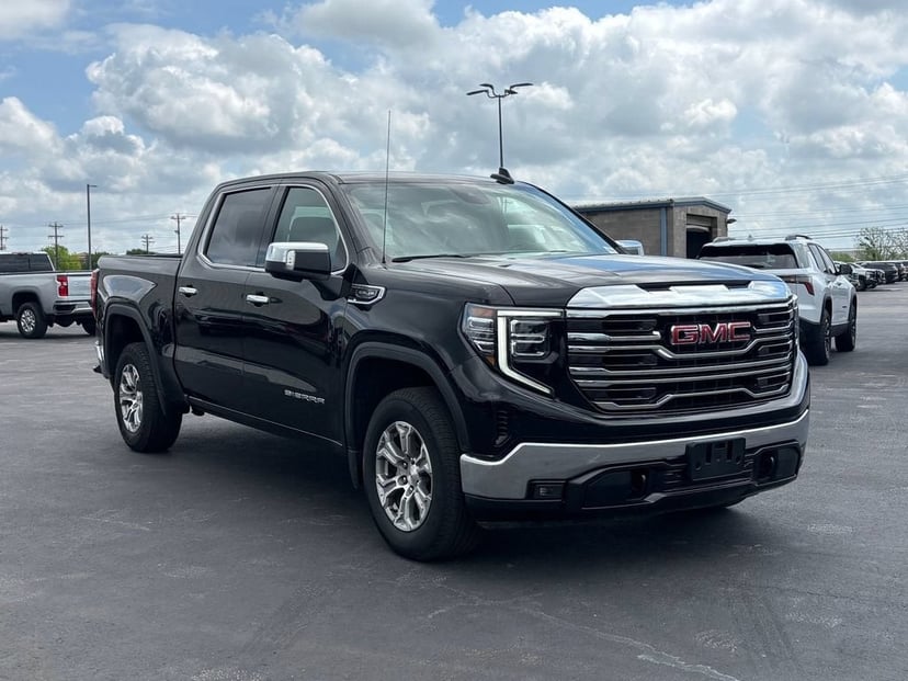 2025 GMC Sierra - Image 3