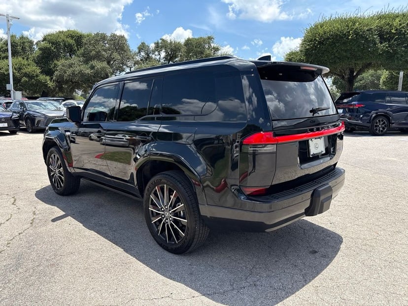 2026 Lexus GX - Image 3