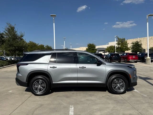 2025 Chevrolet Traverse - Image 3