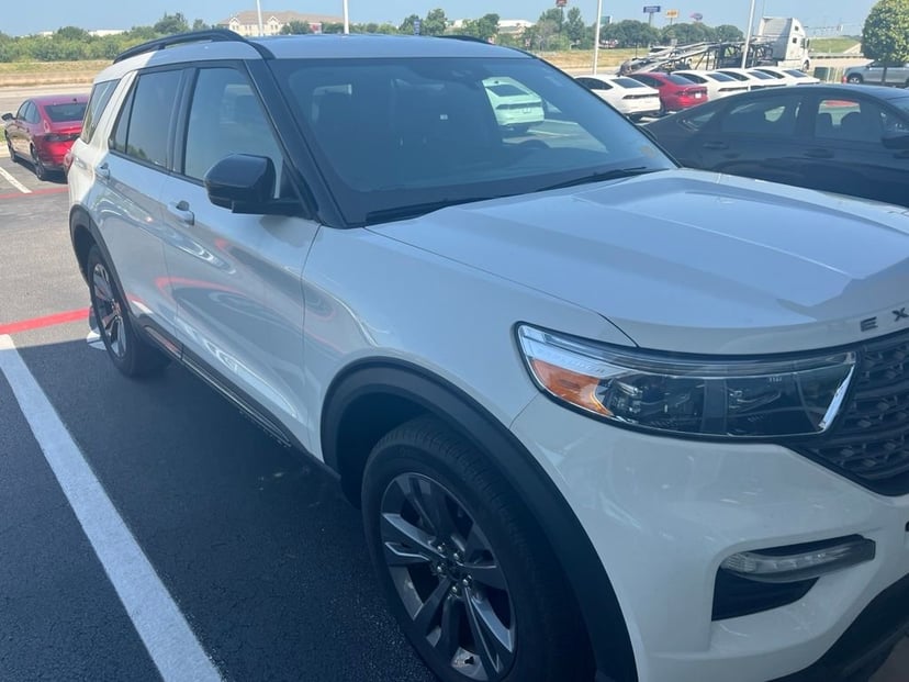 2023 Ford Explorer - Image 3