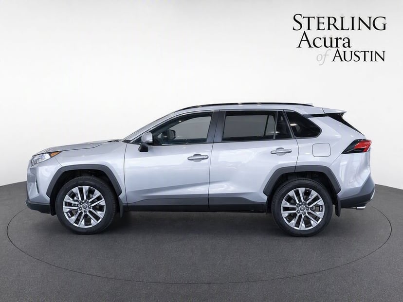 2019 Toyota RAV4 - Image 3