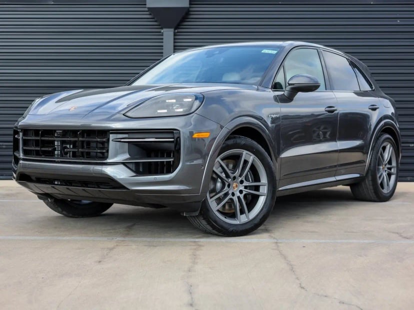2026 Porsche Cayenne - Image 1