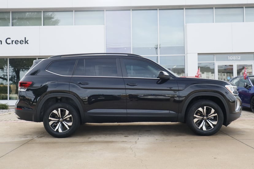 2026 Volkswagen Atlas - Image 2