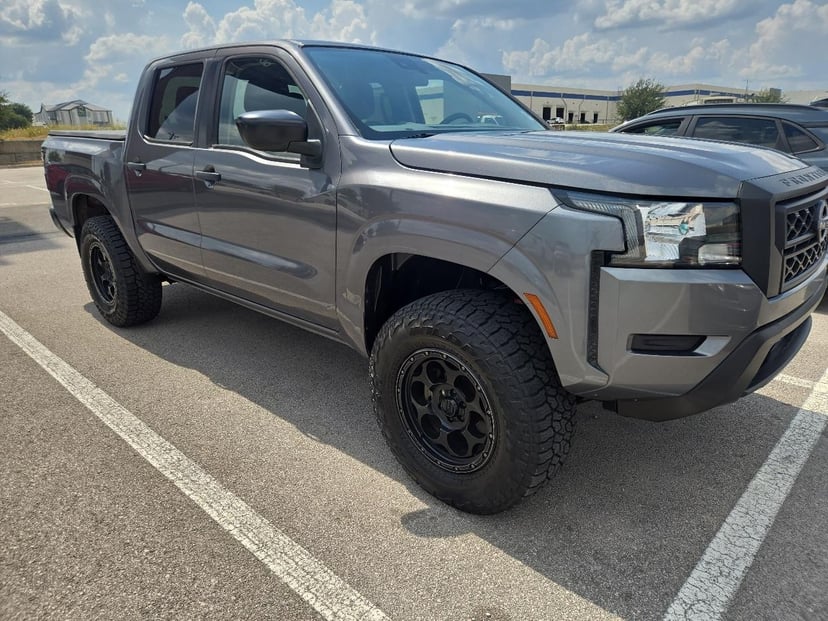 2022 Nissan Frontier - Image 1