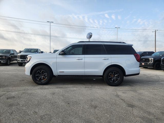 2026 Ford Expedition - Image 2