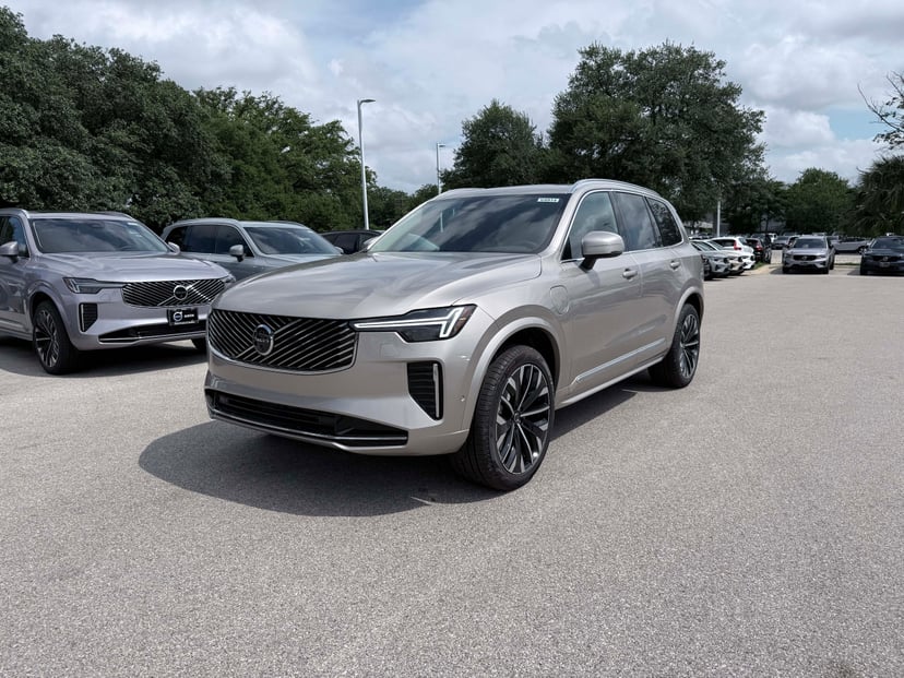 2026 Volvo XC90 - Image 3