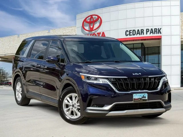 2022 Kia Carnival - Image 1