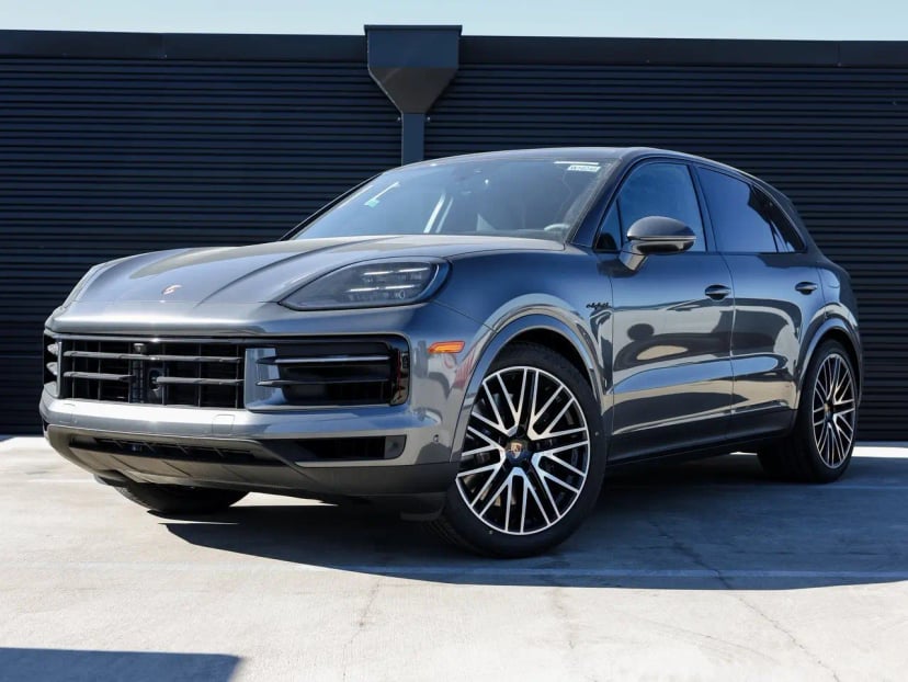 2026 Porsche Cayenne - Image 1
