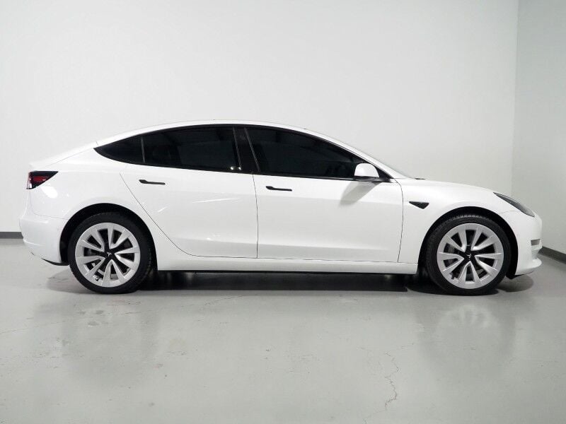 2022 Tesla Model 3 - Image 2