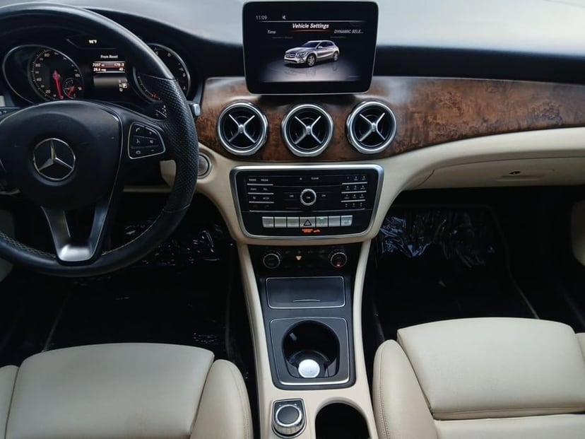 2019 Mercedes-Benz GLA-Class - Image 2