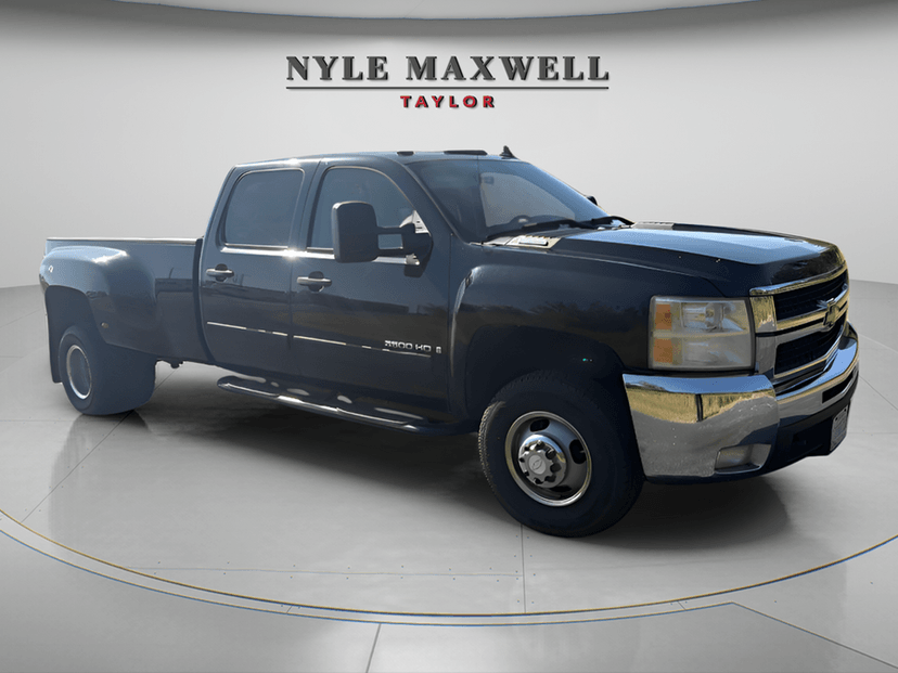 2007 Chevrolet Silverado - Image 1