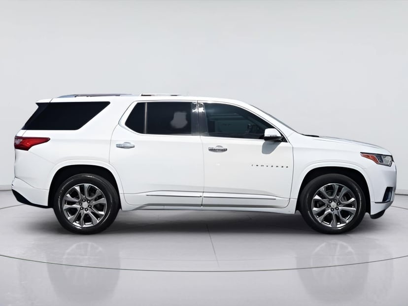 2019 Chevrolet Traverse - Image 2