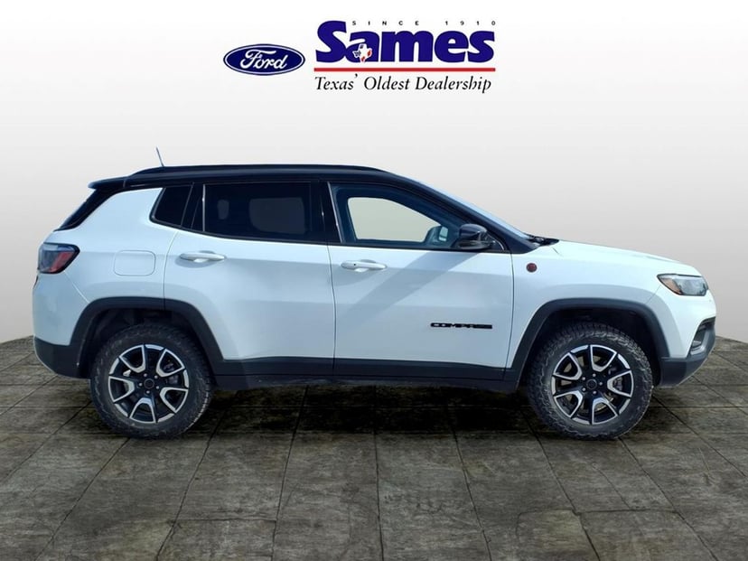 2025 Jeep Compass - Image 2