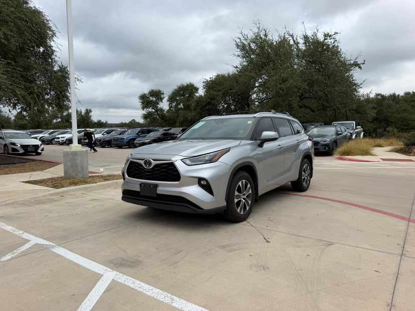 2024 Toyota Highlander - Image 1
