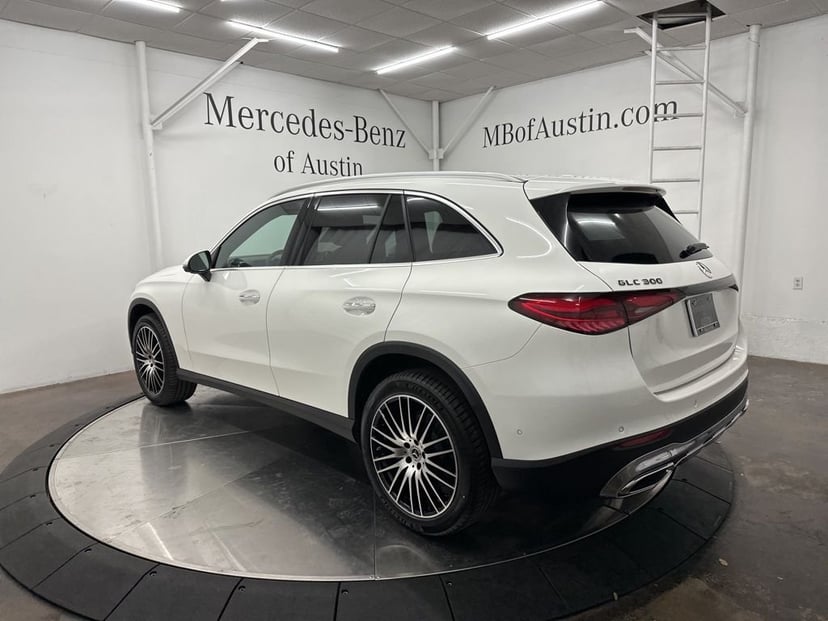 2026 Mercedes-Benz GLC - Image 2