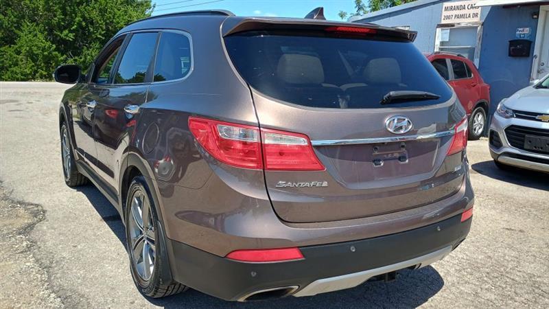 2015 Hyundai Santa Fe - Image 2