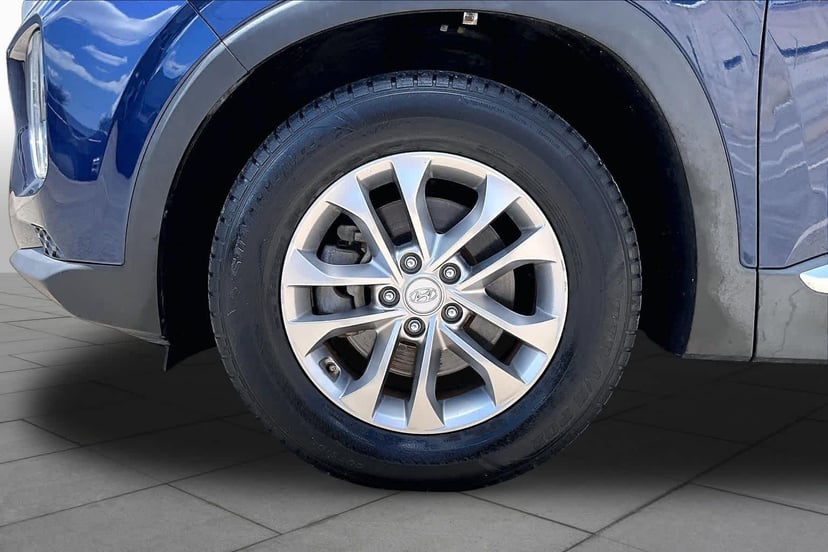 2019 Hyundai Santa Fe - Image 3