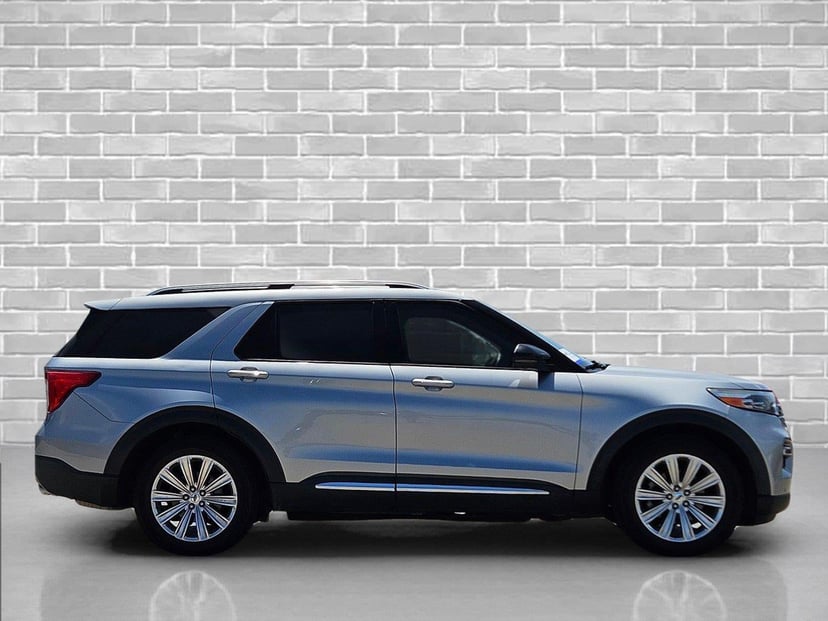 2022 Ford Explorer - Image 2