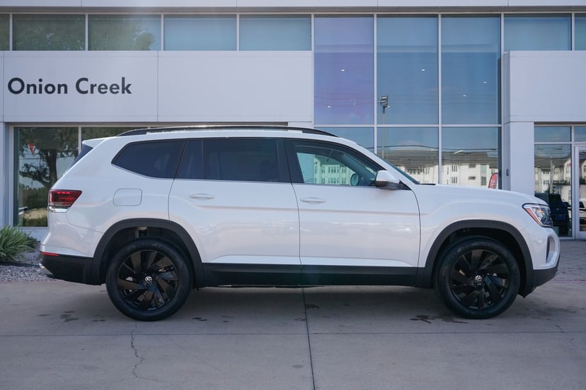 2026 Volkswagen Atlas - Image 2