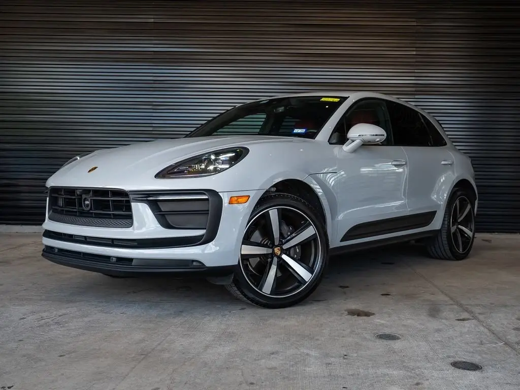 2024 Porsche Macan - Image 1