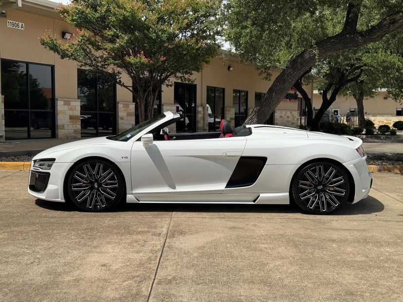 2015 Audi R8 - Image 2