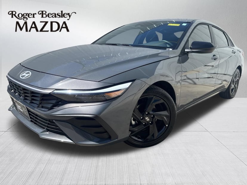2026 Hyundai Elantra - Image 2