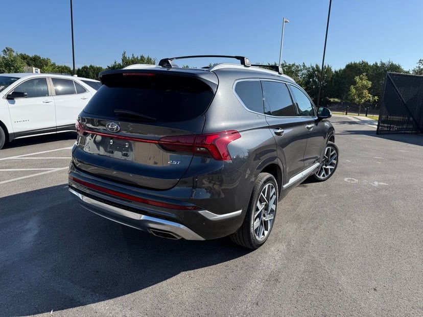 2022 Hyundai Santa Fe - Image 3