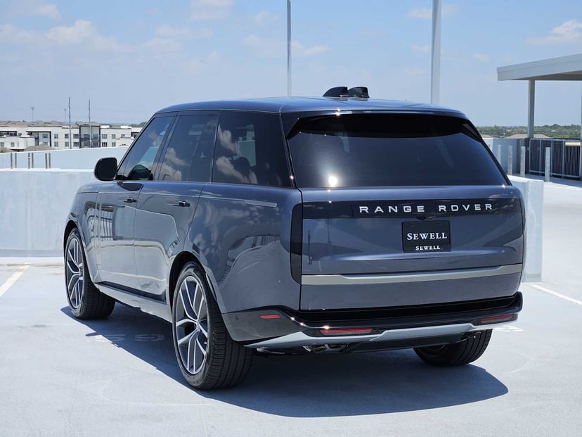 2026 Land Rover Range Rover - Image 2