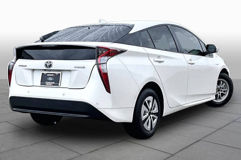 2018 Toyota Prius - Image 2