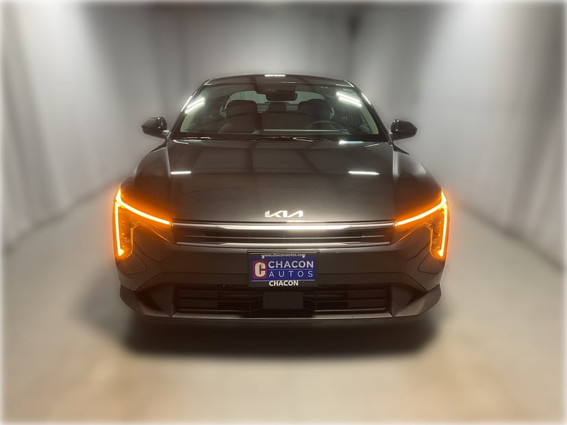 2025 Hyundai K4 - Image 3