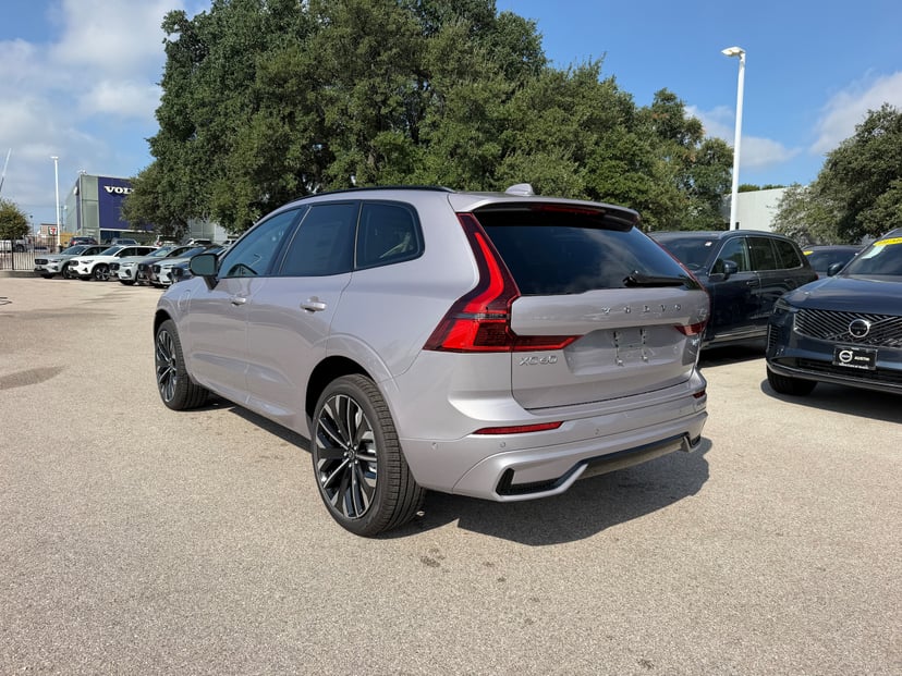 2026 Volvo XC60 - Image 3
