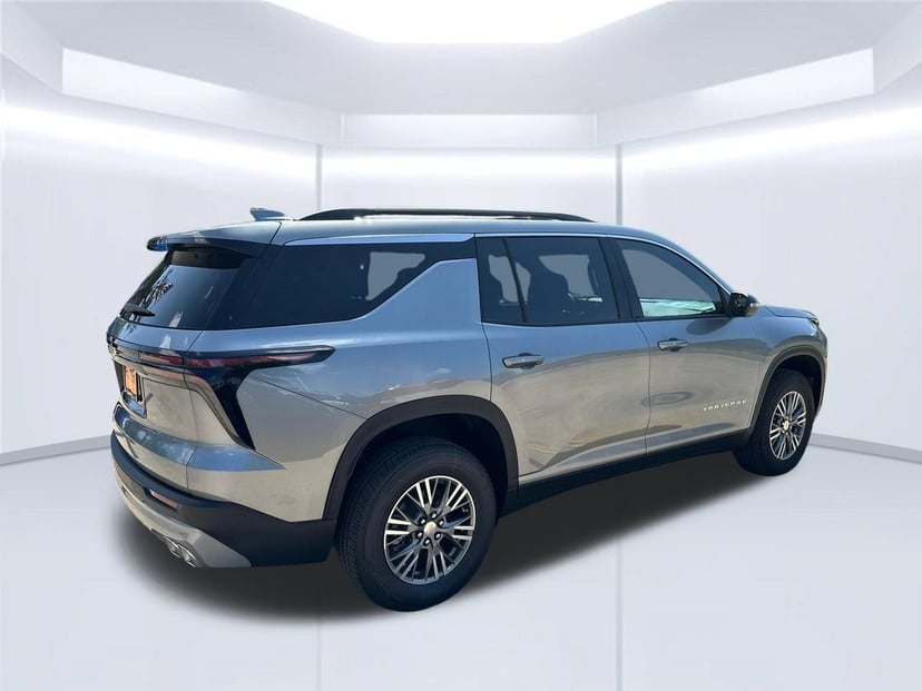 2026 Chevrolet Traverse - Image 3