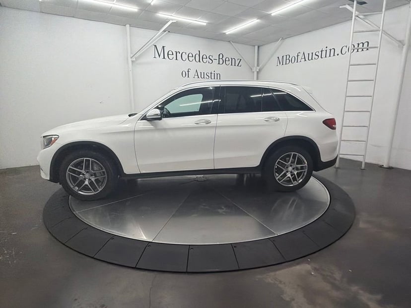 2017 Mercedes-Benz GLC - Image 2