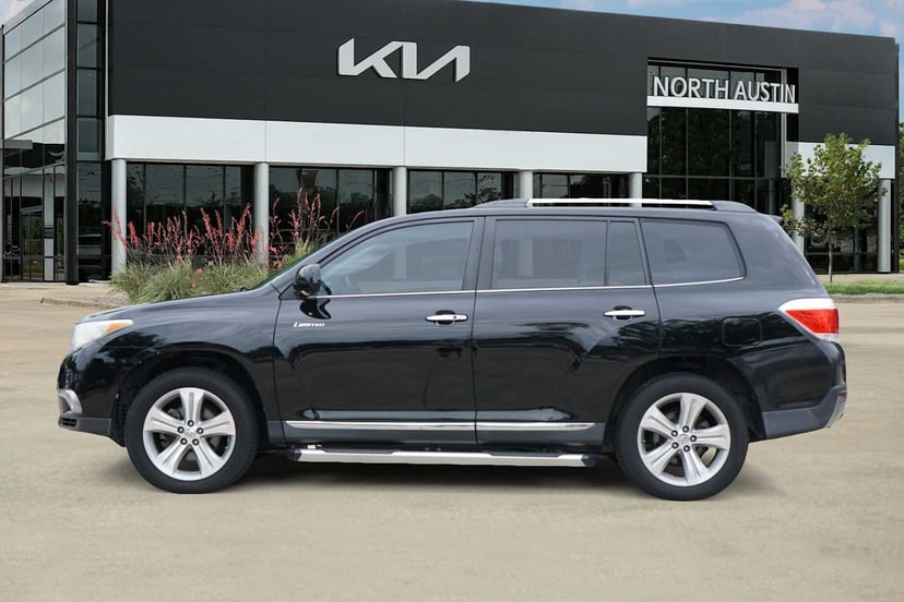2013 Toyota Highlander - Image 2